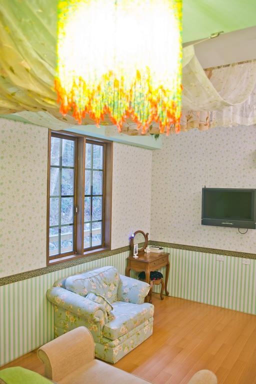 Maison-Philo Homestay B & B Sanyi Bagian luar foto